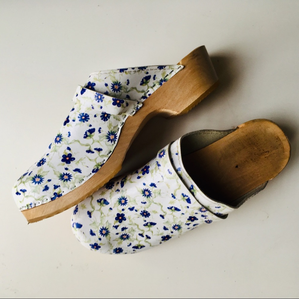 Scandinavian Wooden Flower Clogs